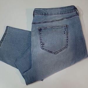 3/$30 D/C Jeans Embroidered straight leg slightly curvy lightwash high Waisted